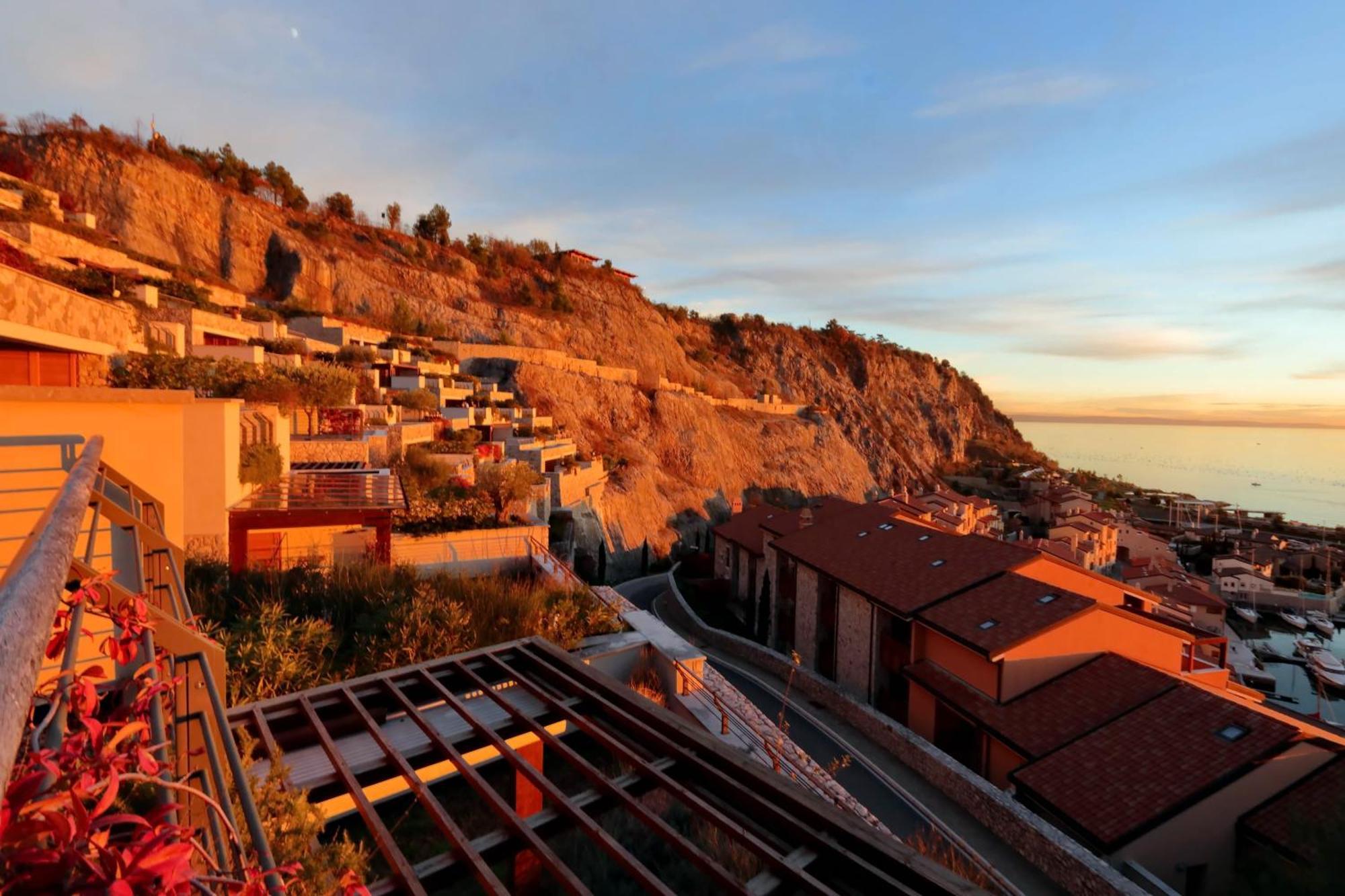 Portopiccolo Apartments Систиана Экстерьер фото