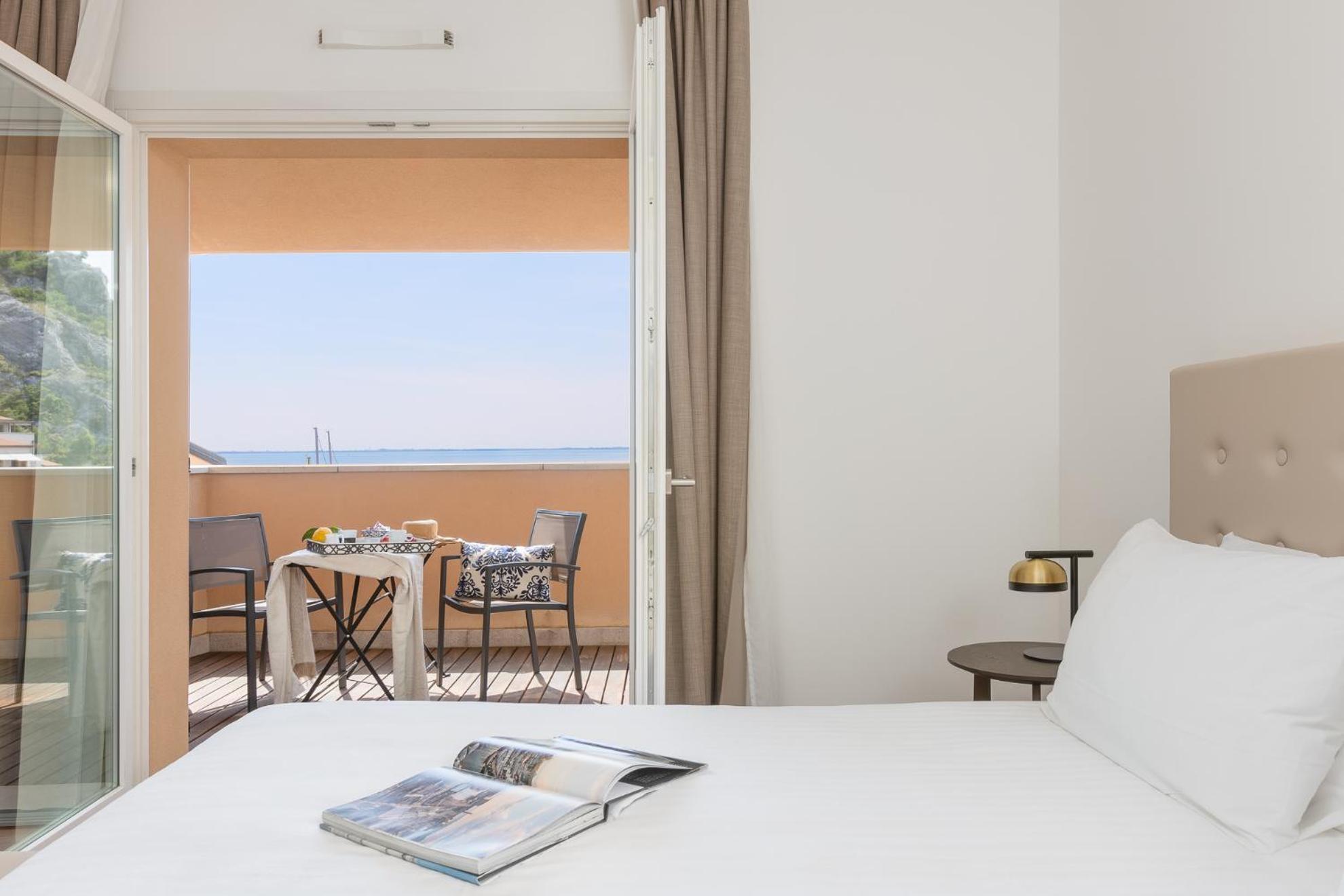 Portopiccolo Apartments Систиана Экстерьер фото
